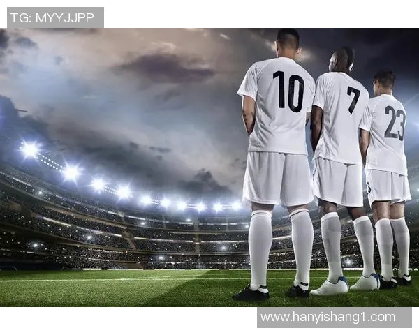 足球传奇岁月：从少年到巨星的成长之路见证球员辉煌瞬间