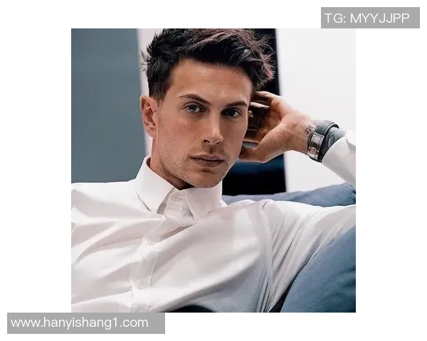 足球场上的颜值担当：全球球星帅哥九宫格大揭秘